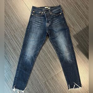 Levi’s wedgie straight jeans, size 27